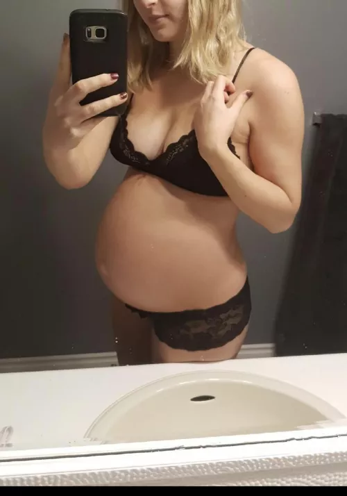 Bumps and lingerie is my favorite combo!