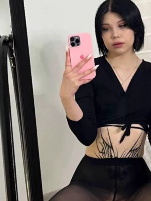 Emos don't wear panties under tights, I'm a living example