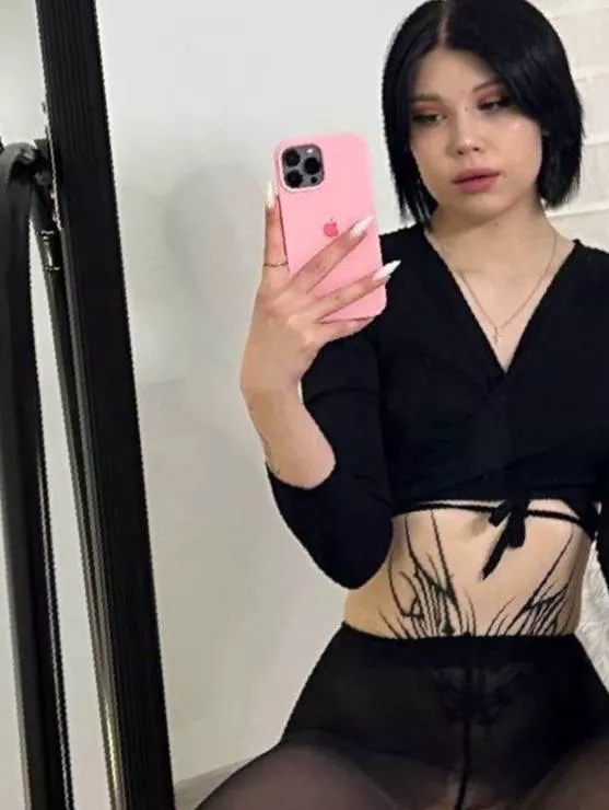 Emos don't wear panties under tights, I'm a living example