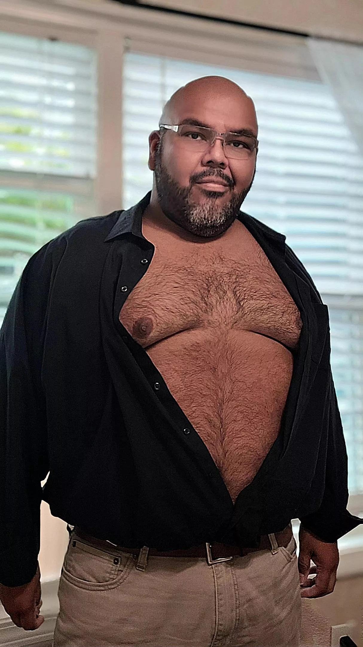 Freshly shaved and yet still hairy. (43)