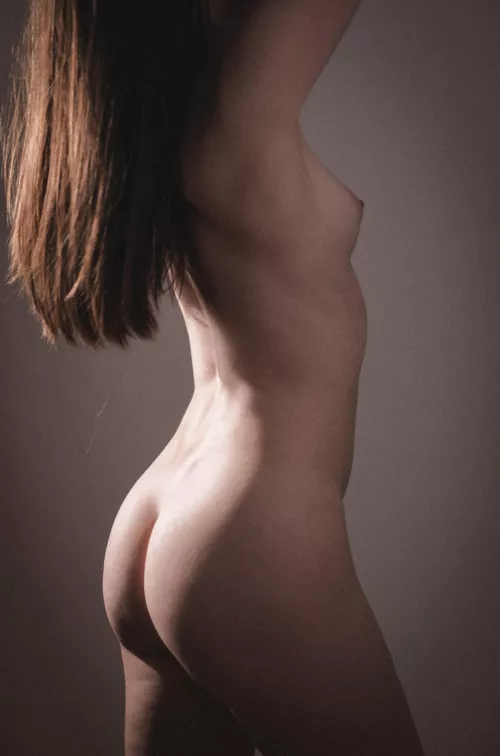 Fully nude just for you. 