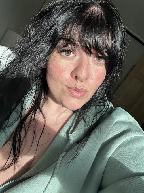 girls with pretty eyes will take your soul 💦😜