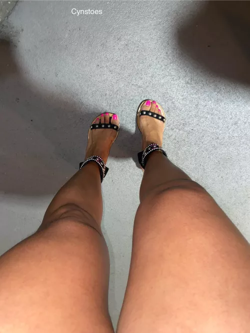 Going to the club, would you talk to me ? 