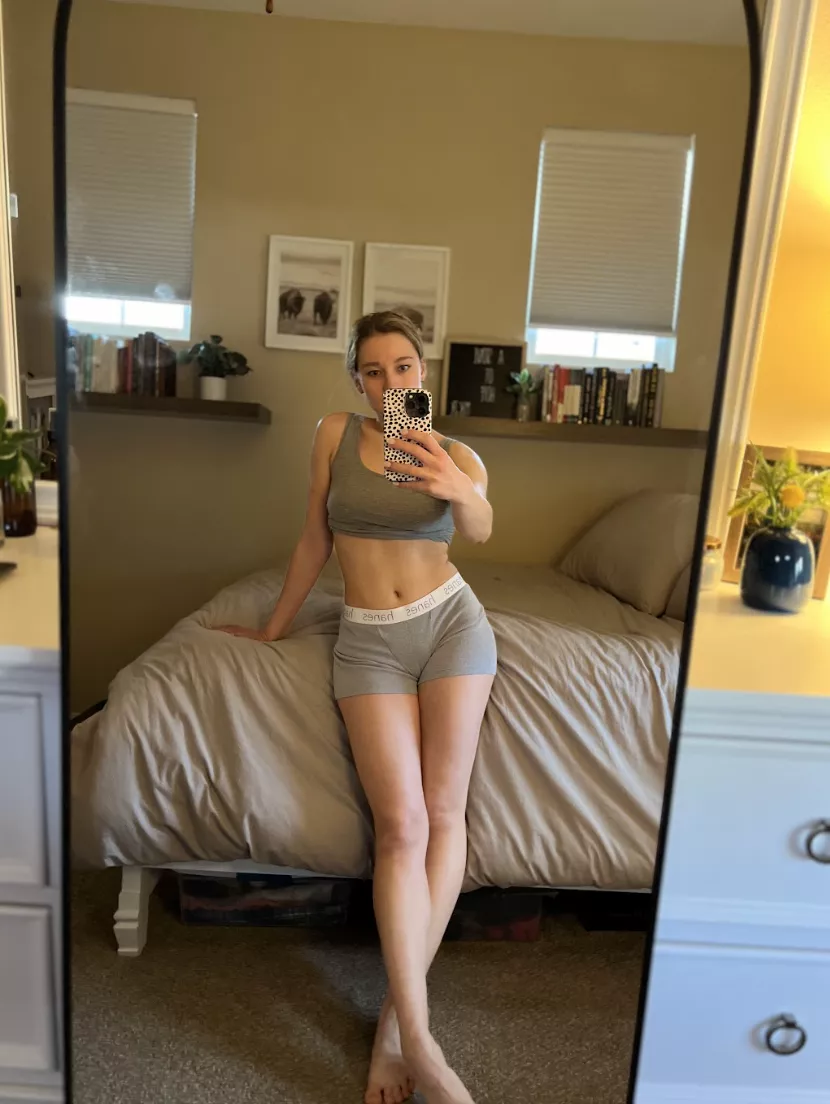 i feel like wearing this to the gym today (F)