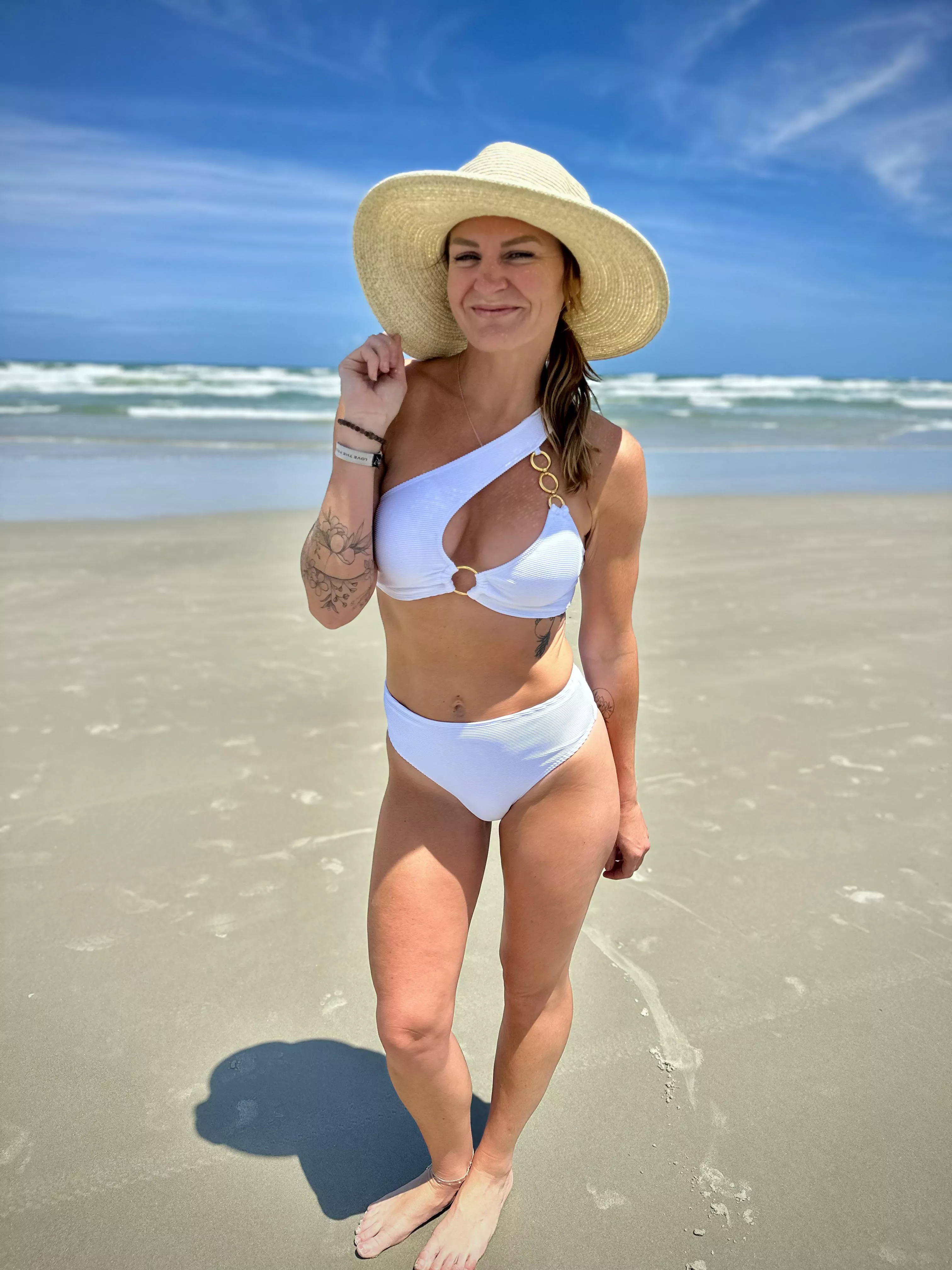 I need a girlfriend 34F