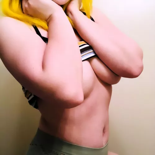 I'm a good girl, I swear. [F]