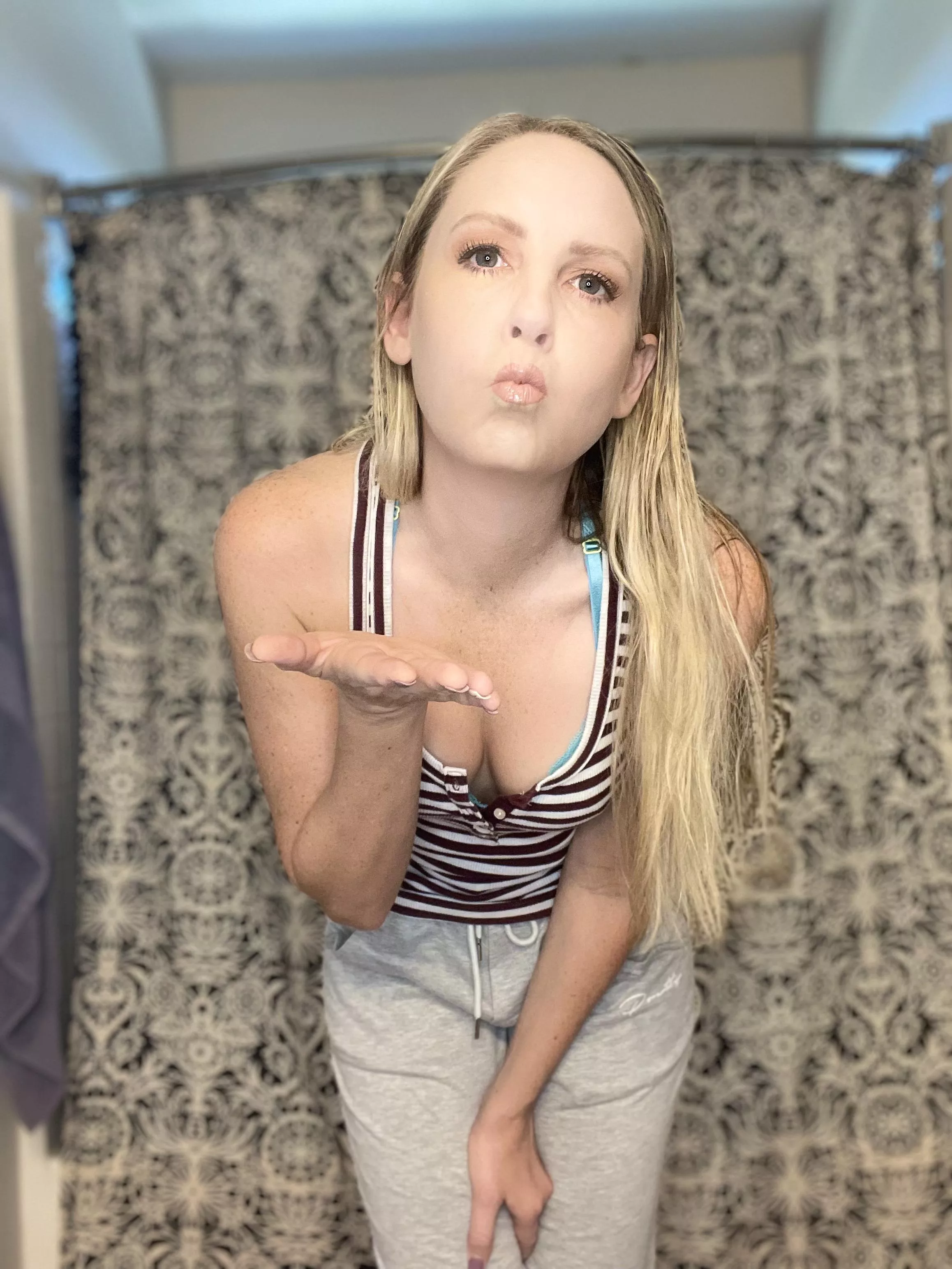 I'm going to impress you with what I can do in this bathroom @Amandastarrly