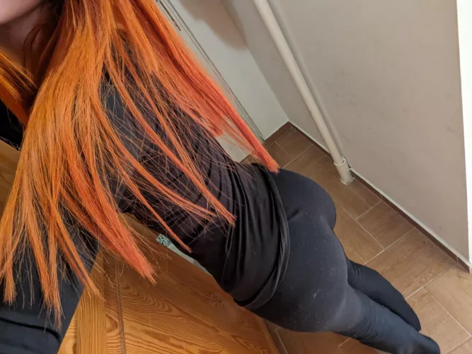 It's a simple outfit, but would you notice me in it?