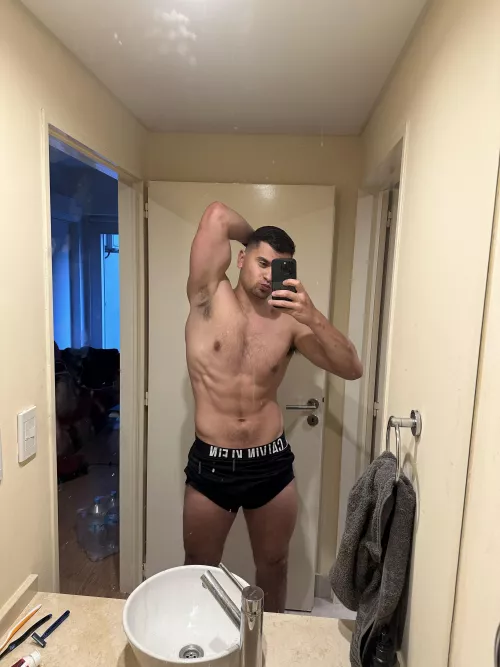 My body is sculpted so that you can pass your tongue over each muscle💪🏼🔥