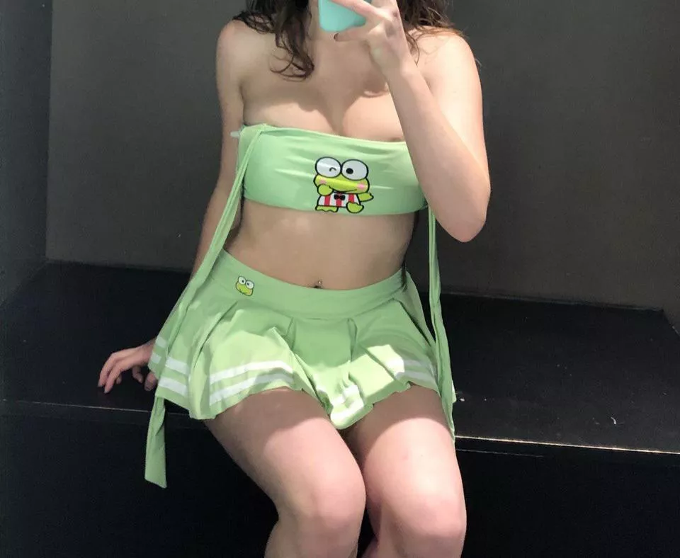 My wife loves sending me dressing room photos