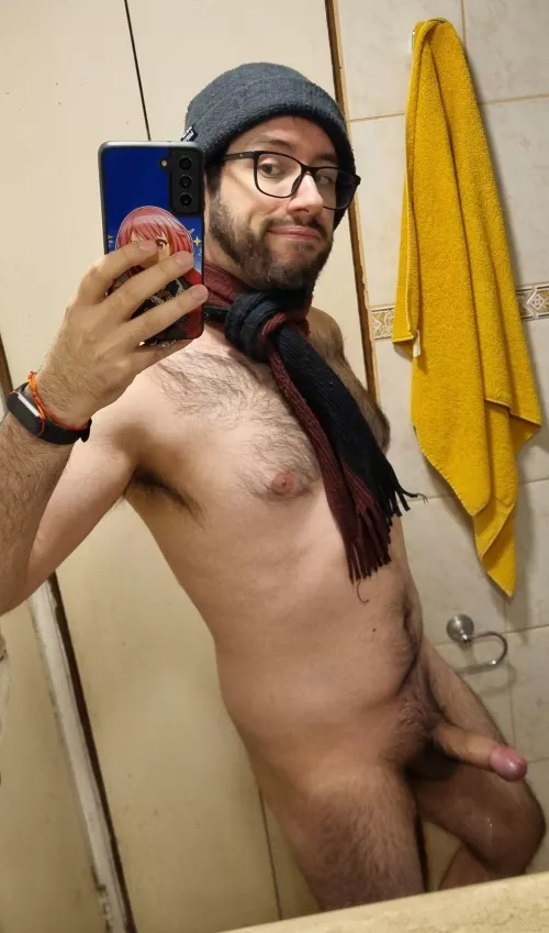 Sadly, there's no fcf today, since it's cold and I've covered every single part of my body. Enjoy this fully clothed pic 😌