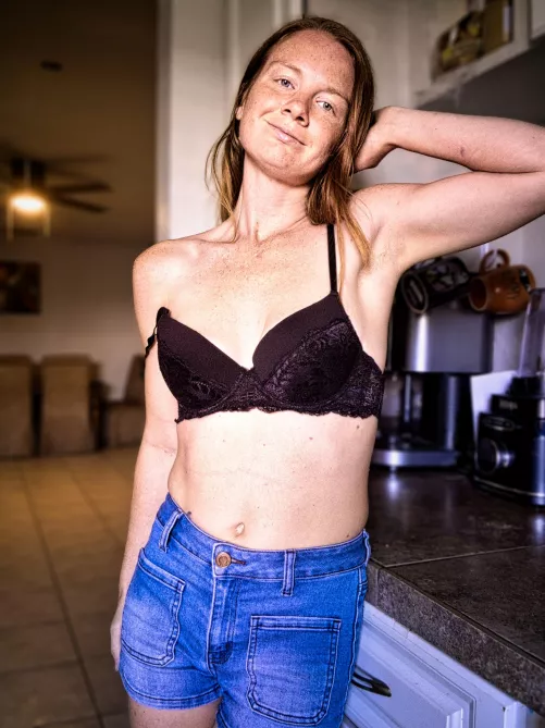 Spicy scarlet seduction @redlilyrose19