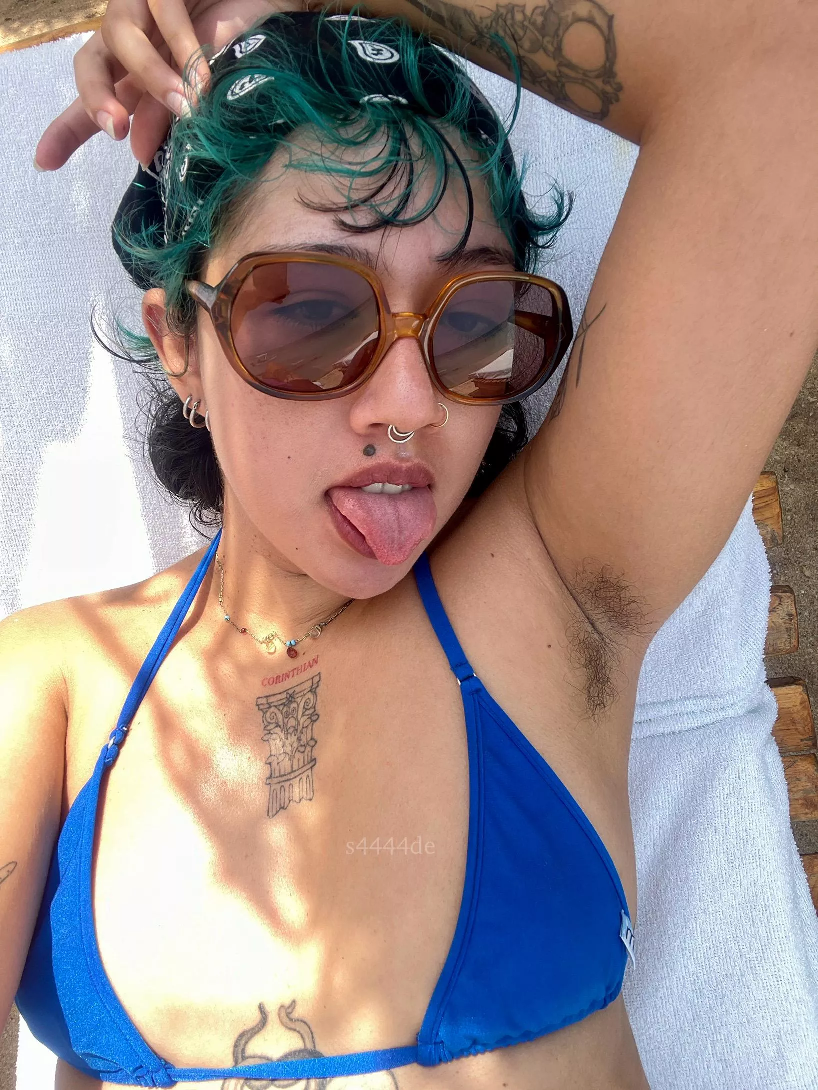 sweaty pits at the beach