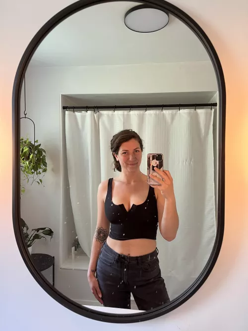 The mirror is dirty, but I’m very mild [f]