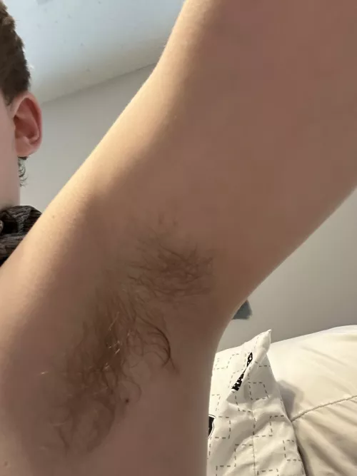 Who wants to lick my sweaty pits?