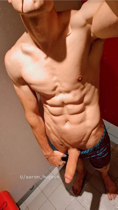 Big uncunt and pretty hard 😈