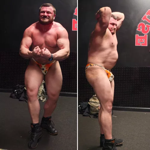 Bulging my my Posing Trunks.. (30m) Bodybuilder 