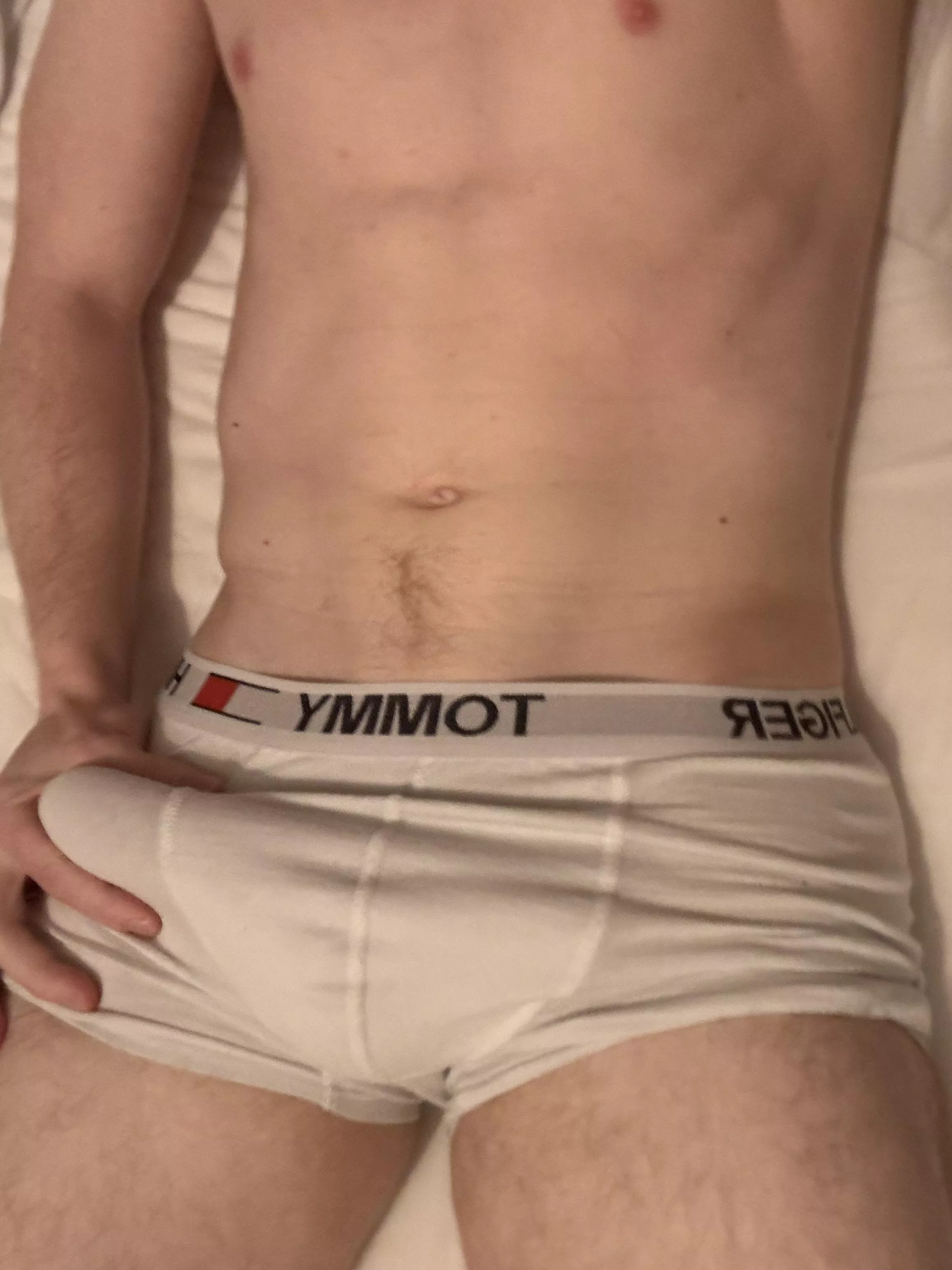 I do love rubbing bulges😈