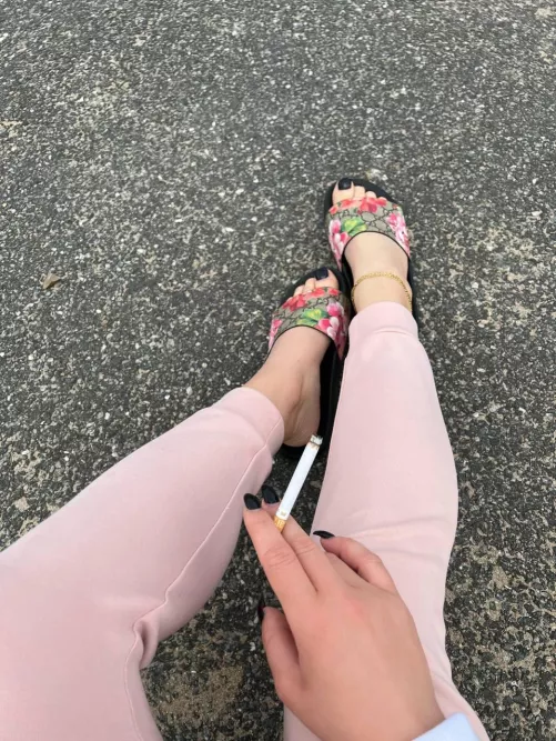 I'm only enjoy my cigarette👼