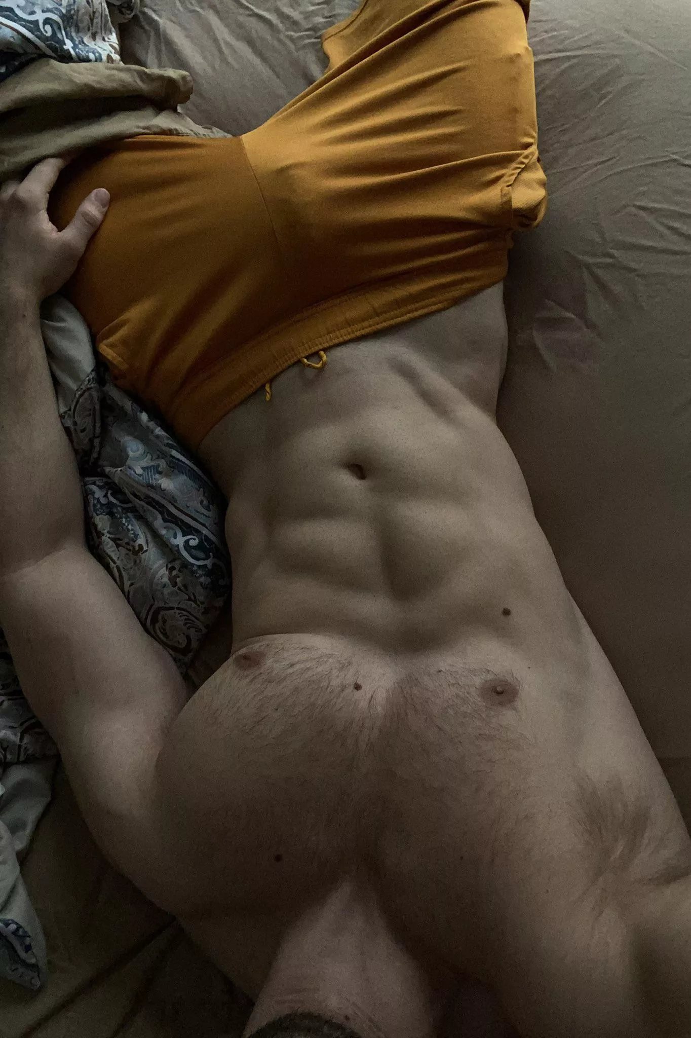 Needing muscular guys for a group - HMU with full nude (live pic) @mikelovesloads