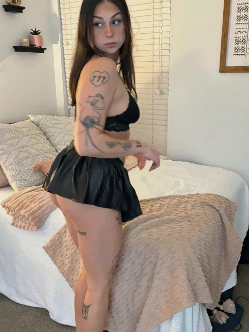 What would your reaction be if I lifted my skirt to show you how smooth my pussy is?