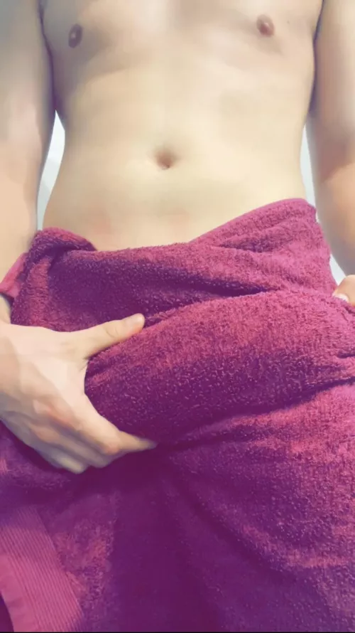 You can see it through the towel… 