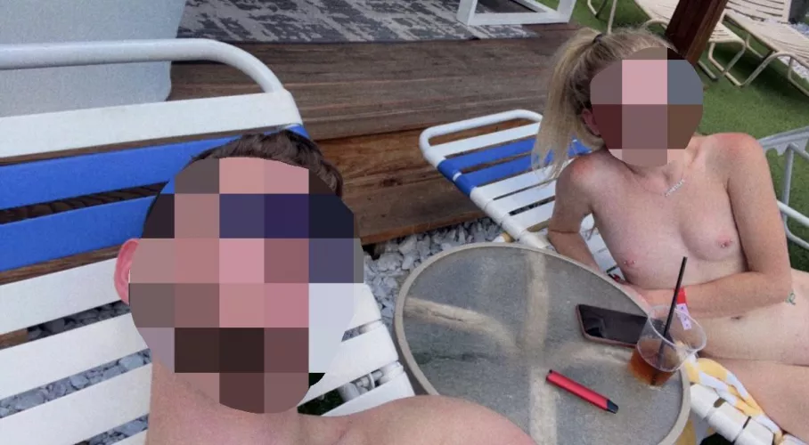 #1 rule on vacation.. no clothes😋