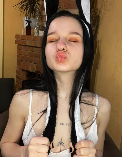 Come here I'll kiss you