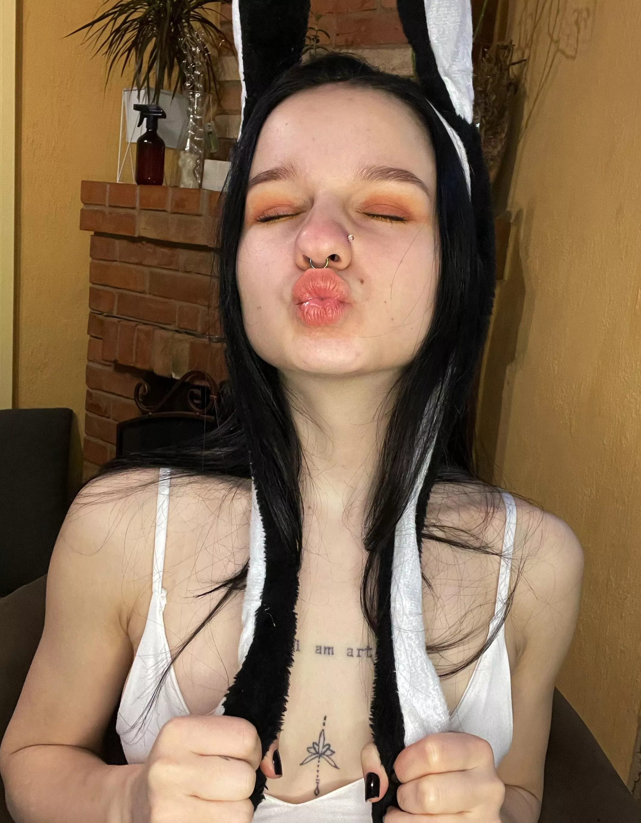 Come here I'll kiss you