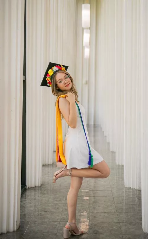 graduated as my true self <3