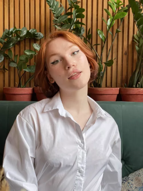 I am meeting with my friends in cafe after university classes