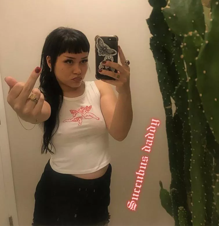 I heard you’ve got a kink for girls with bangs ♥️