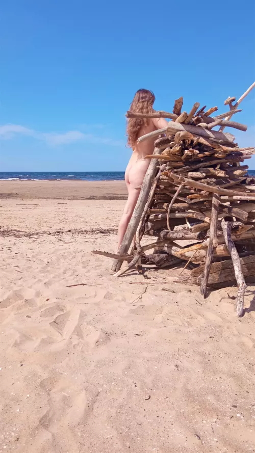 I love wild beaches, without people, you feel freedom here🏝