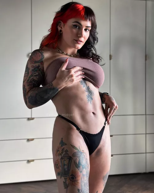 If you weren’t already into muscle mommies you are now 😈