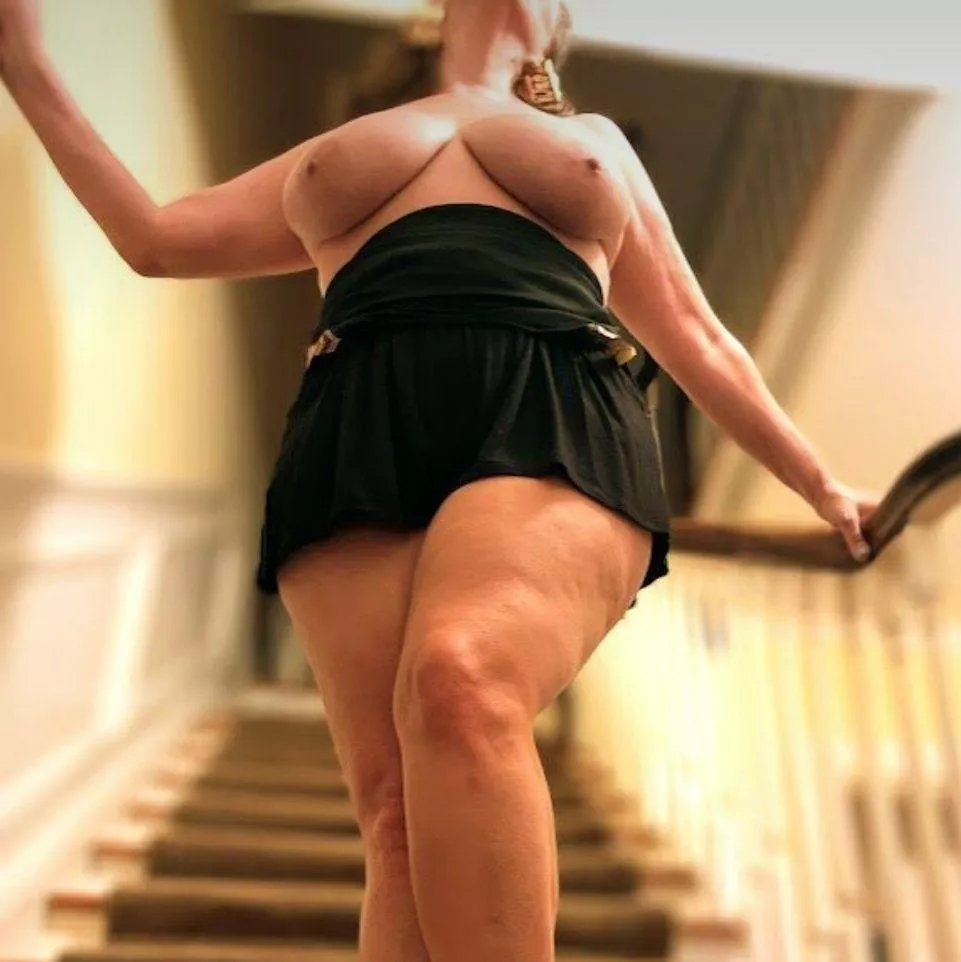 I've got that soft mom bod to drive you crazy