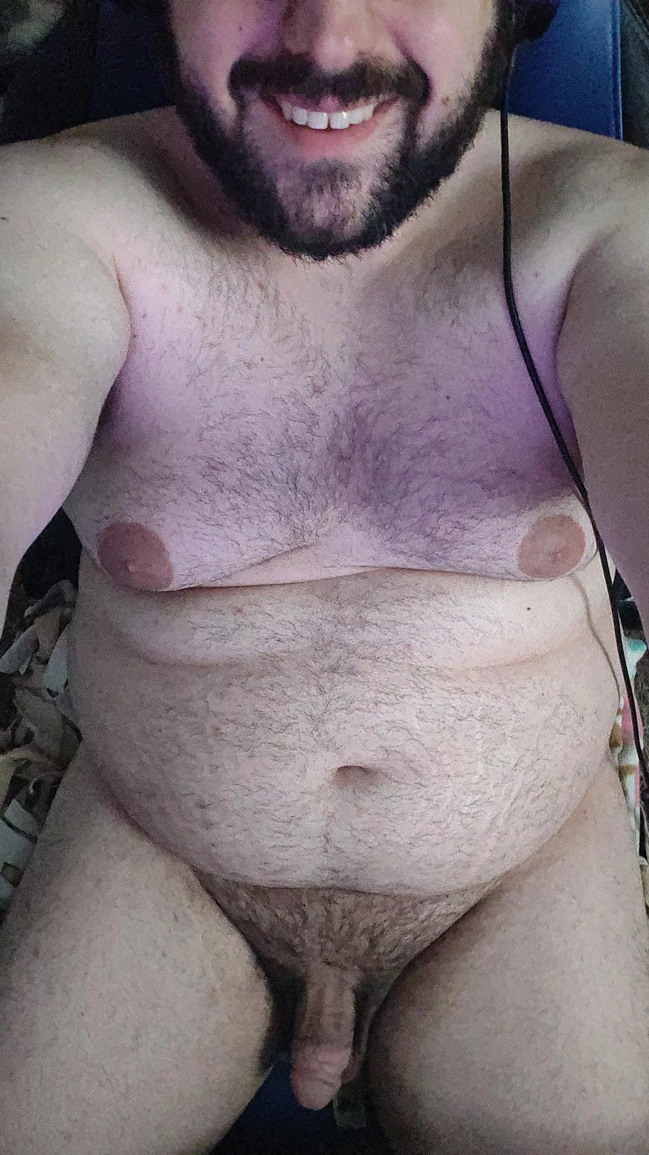 Just hangin out, chatting with people tonight ☺️ Send a DM!