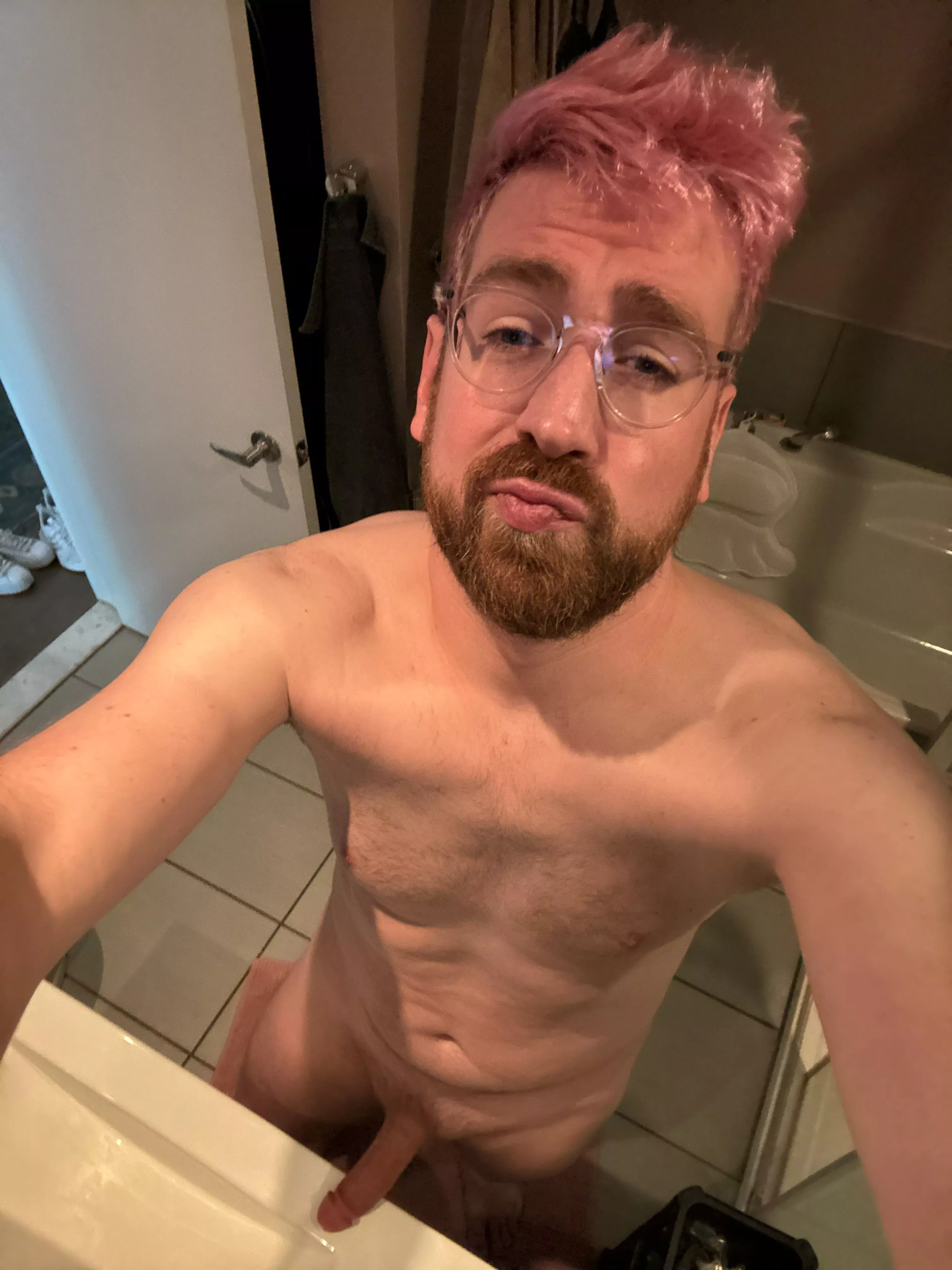 Messy hair. Morning kisses. Bi 40