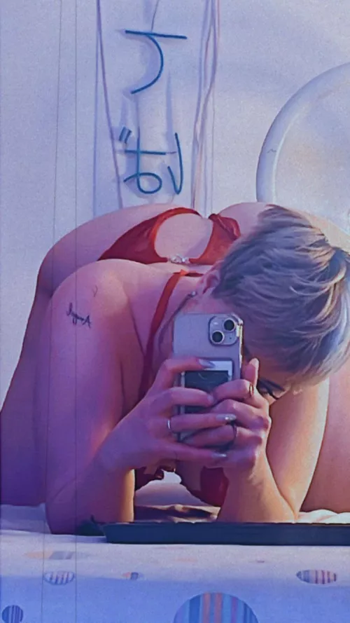 Morning little pervs <3 [albaandthayron]