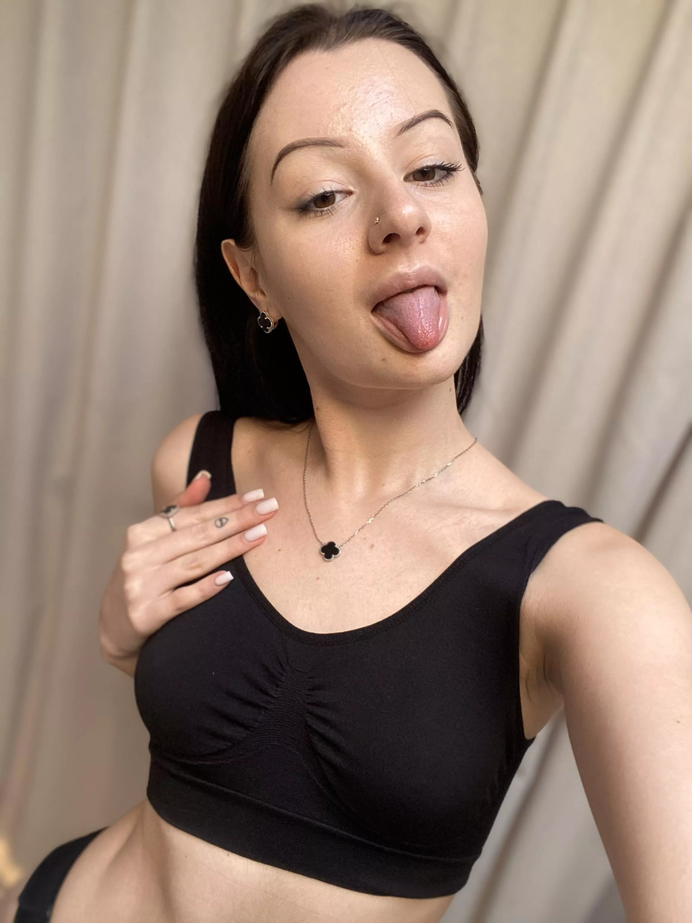 Morning selfies before get breakfast done :*