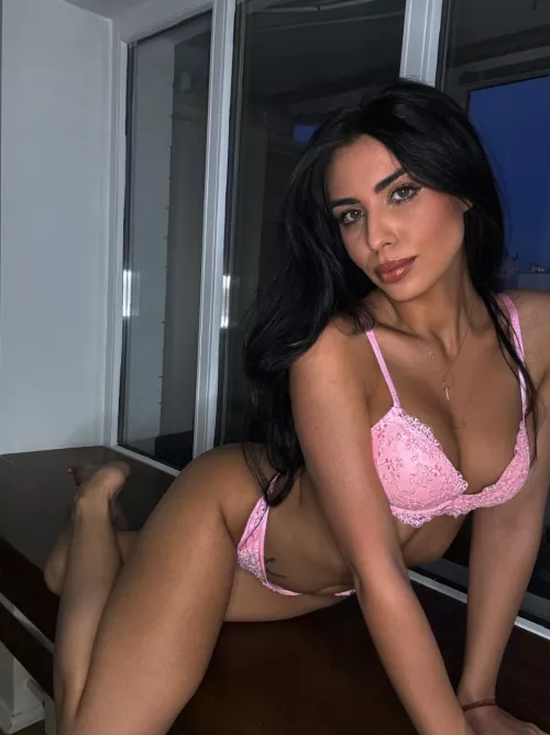 Sending vids to the first 200 comments that say “me”