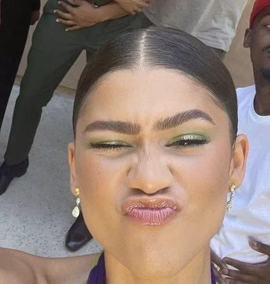 She’s so fuckin sexy