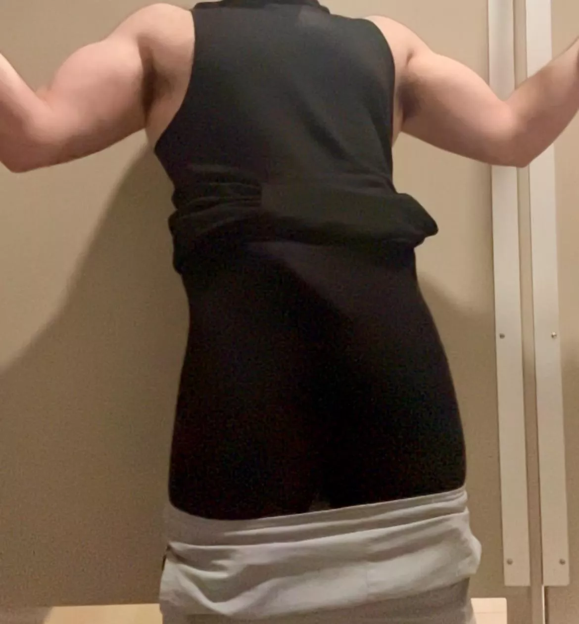 Showing off in the gym locker room 😘