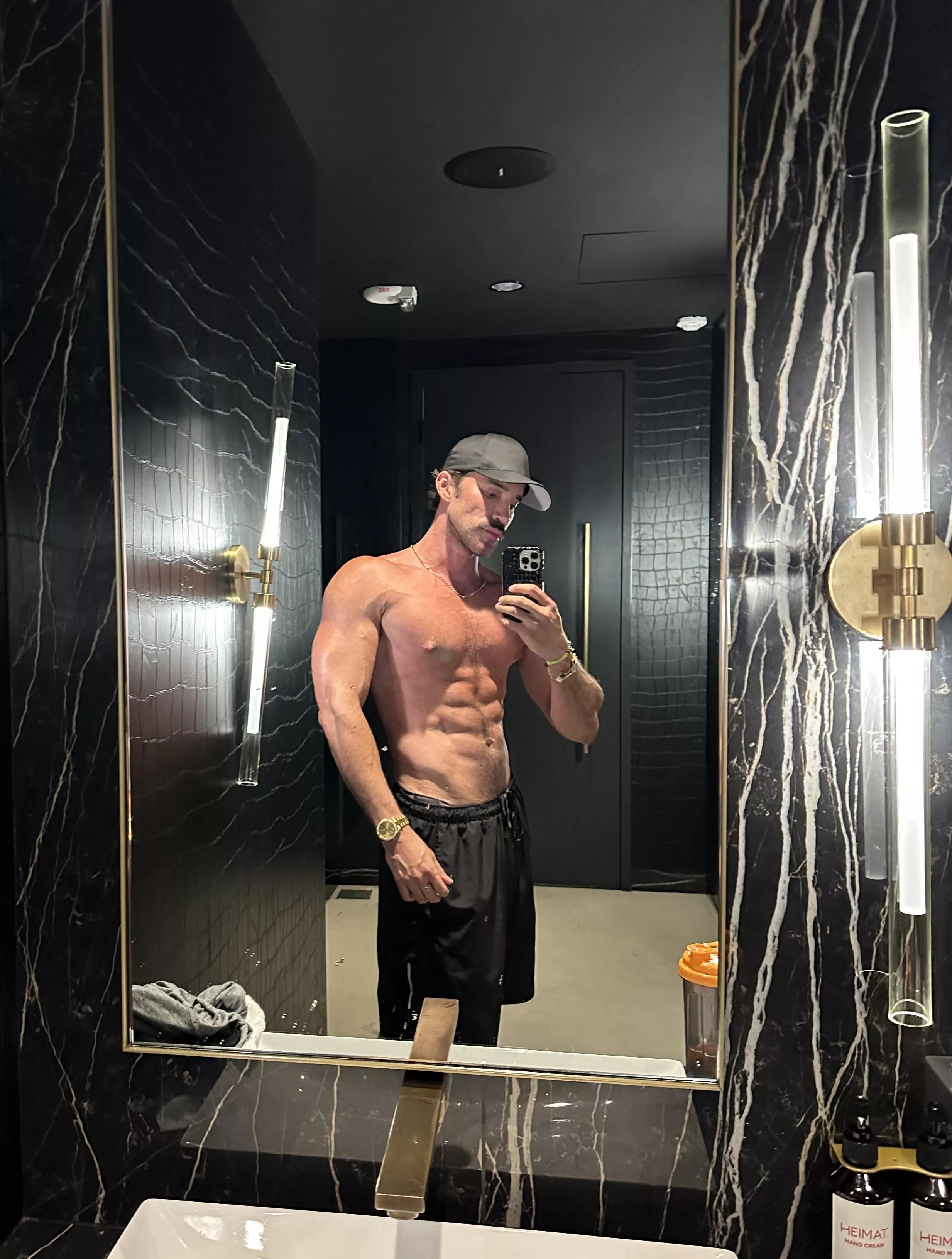 The gym is my second home. 🏠 💪🏼