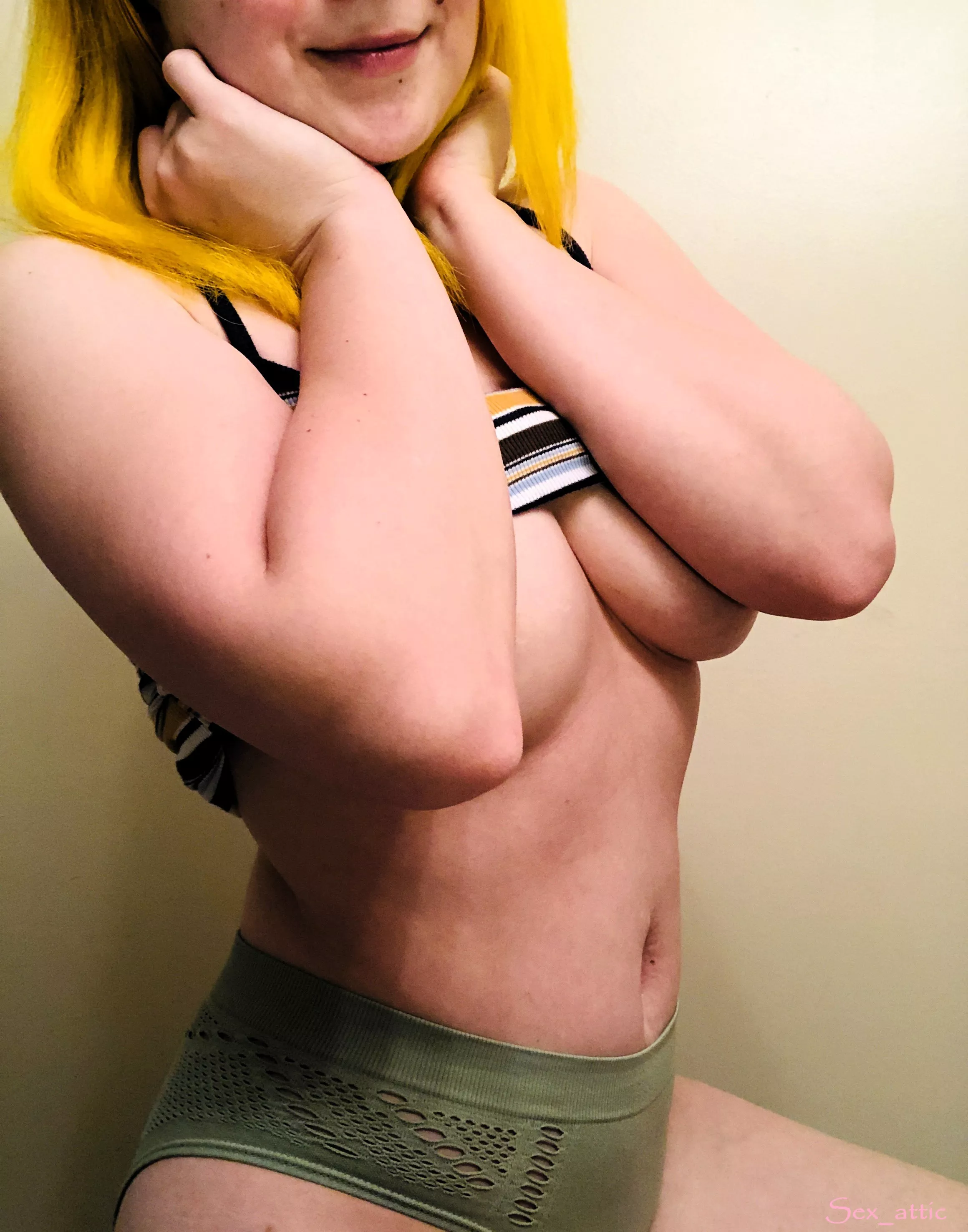 Yellow hair don't care.