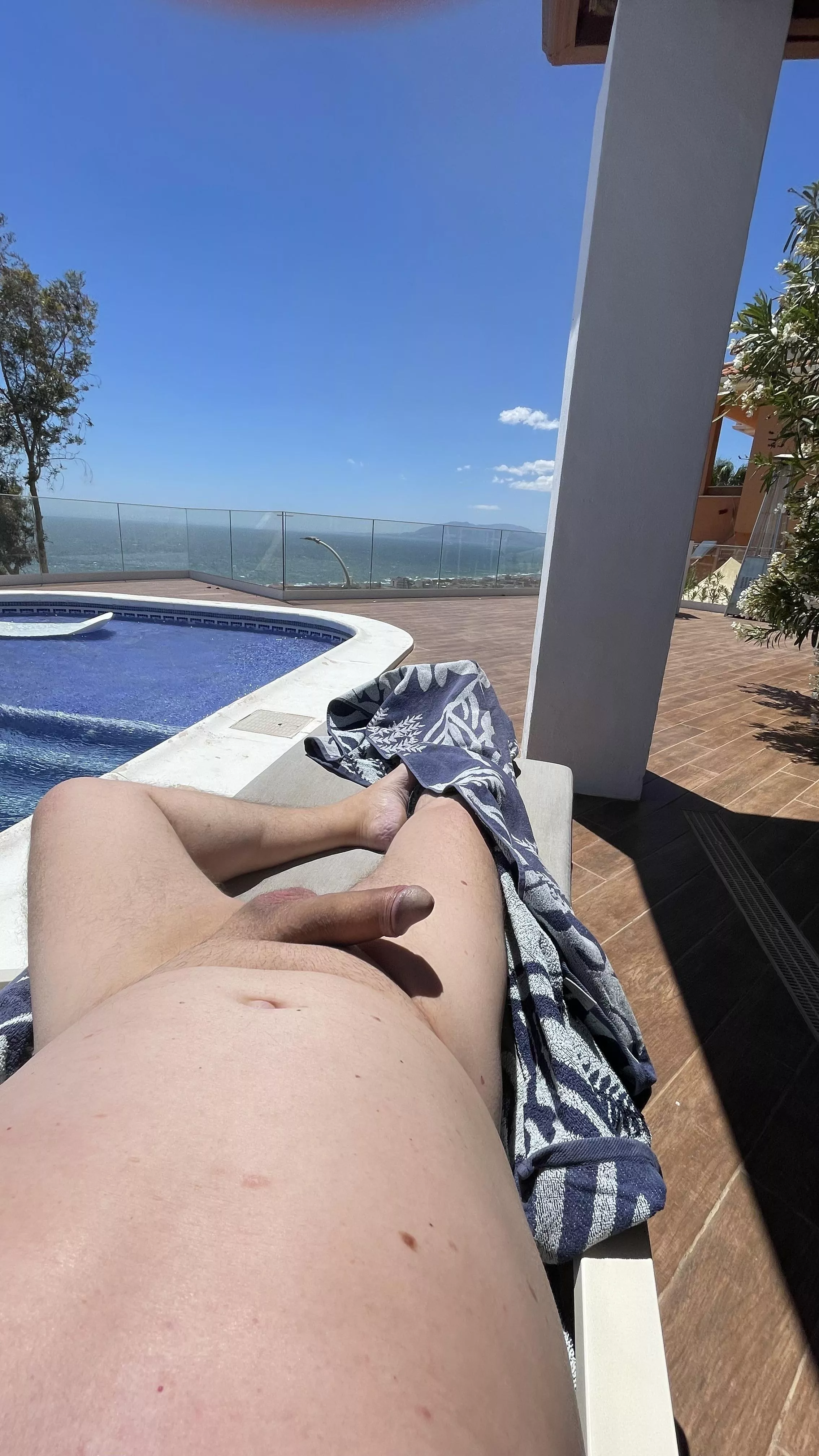 [58] Who wanna have fun with me by the pool? DM open 