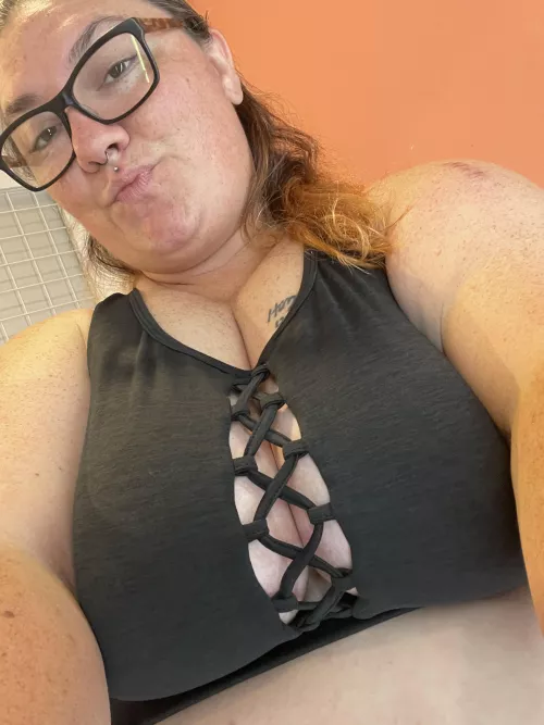 Brand new sports bra yall!