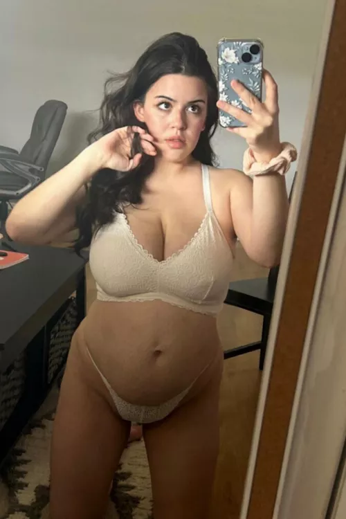 Do I make a sexy MILF? (4mo pregnant in this pic)