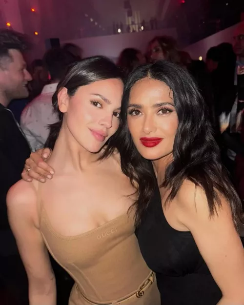 Eiza Gonzalez & Salma Hayek 