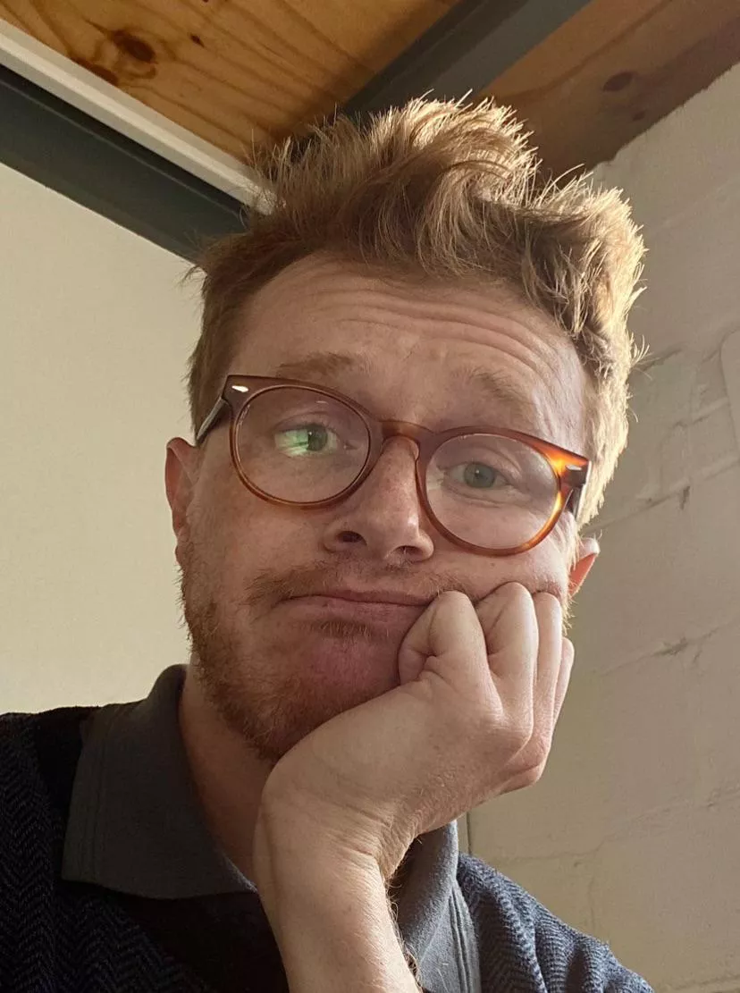 Fun Fact: Ginger hair does whatever the cuss it wants to. 🤷.