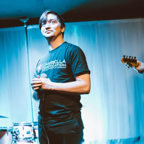 Hey all! New to the group. Just looking to chat with cool people. Bet you can't guess what my favorite horror game is? 😅